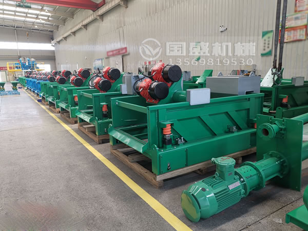 �������{��ӺY